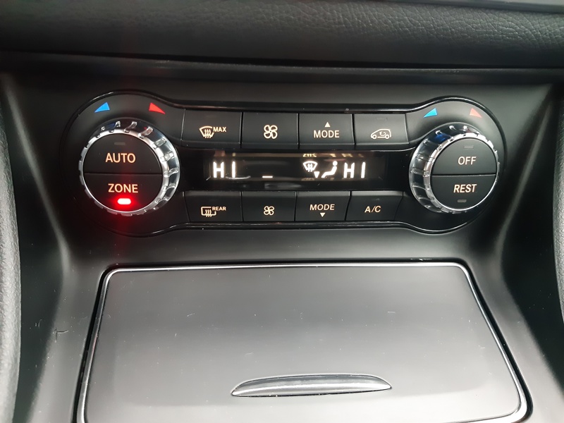 Image Mercedes-Benz GLA 180 Sensation  