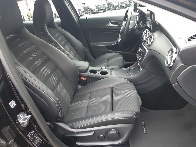 Image Mercedes-Benz GLA 180 Sensation  