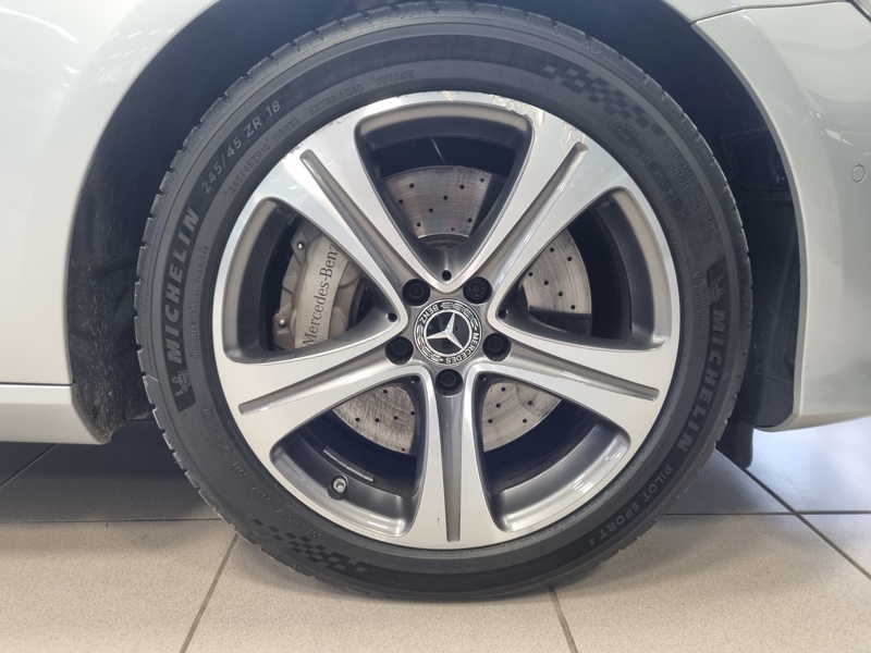 Image Mercedes-Benz CLASSE E 400 d 4MATIC Avantgarde Line Berline  