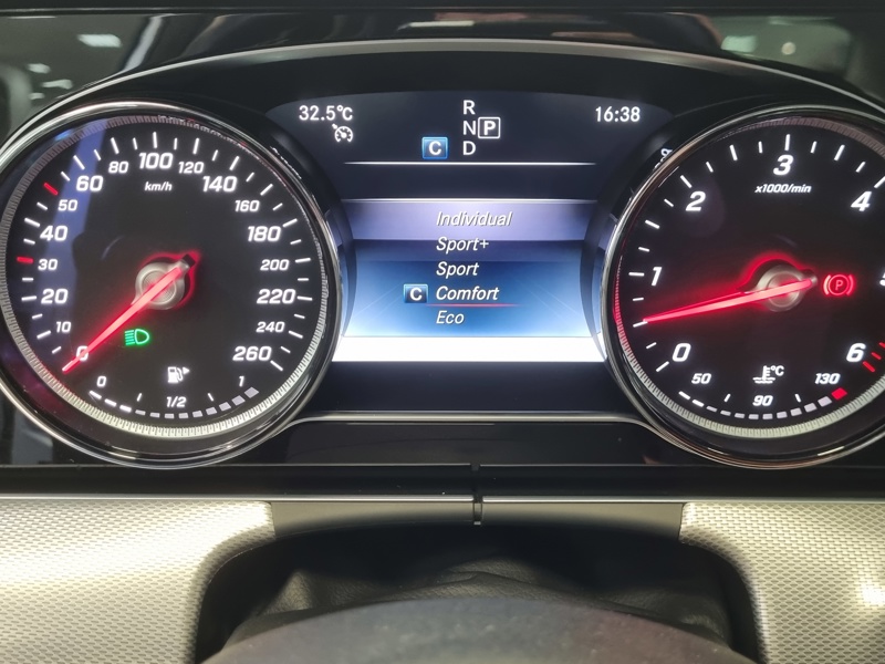 Image Mercedes-Benz CLASSE E 400 d 4MATIC Avantgarde Line Berline  