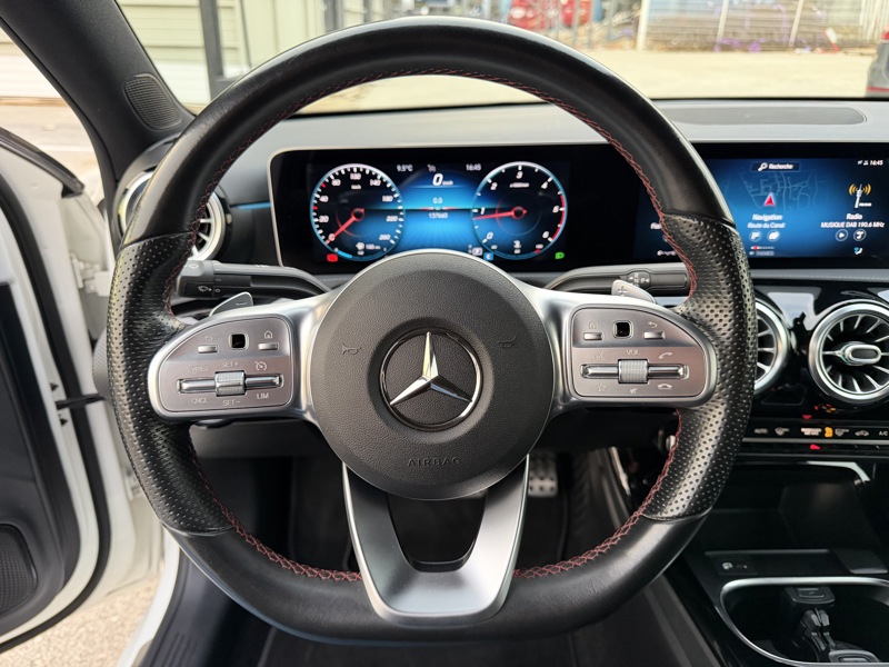 Image Mercedes-Benz CLASSE A 200 d Berline AMG Line  
