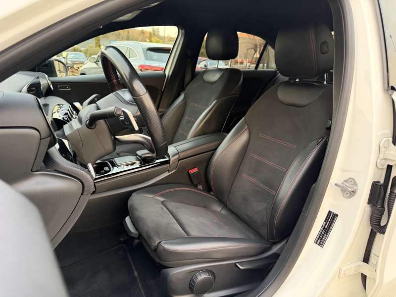 Image Mercedes-Benz CLASSE A 200 d Berline AMG Line  