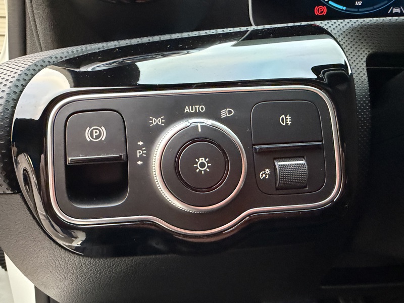 Image Mercedes-Benz CLASSE A 200 d Berline AMG Line  