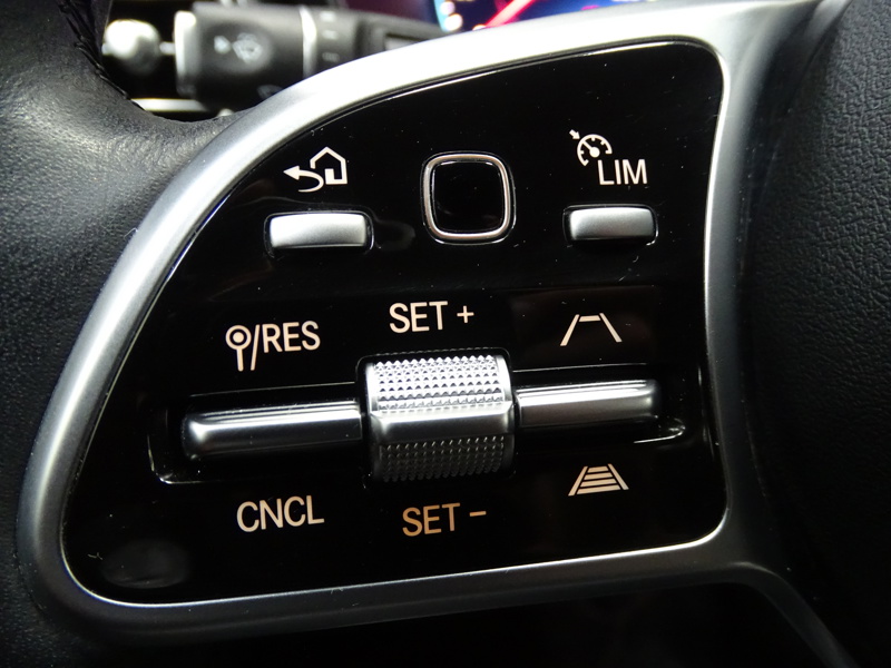 Image Mercedes-Benz GLC SUV 300e 4MATIC Avantgarde Line  