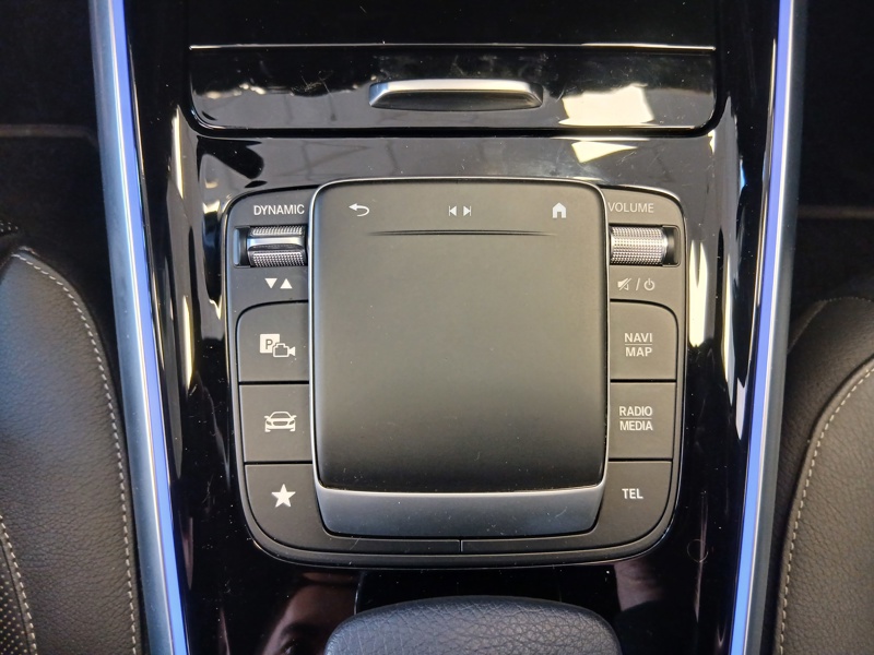 Image Mercedes-Benz EQA 350 4MATIC AMG Line  