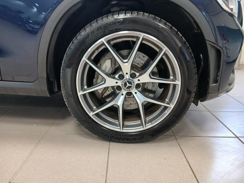 Image Mercedes-Benz GLC 300e 4MATIC SUV AMG Line  