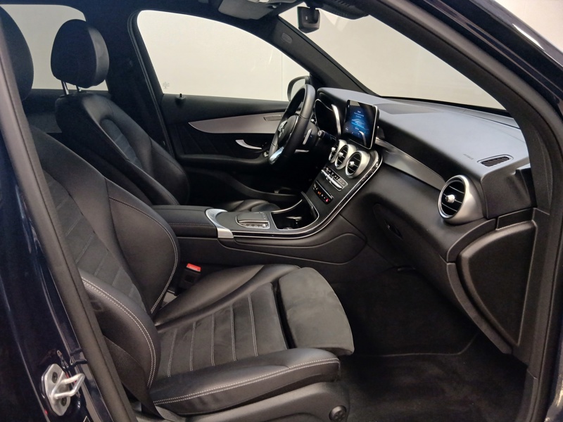 Image Mercedes-Benz GLC 300e 4MATIC SUV AMG Line  