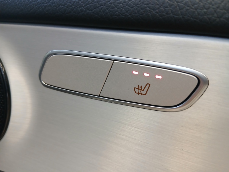 Image Mercedes-Benz GLC 300e 4MATIC SUV AMG Line  