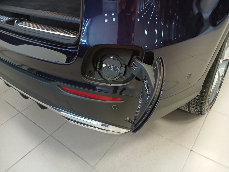 Image Mercedes-Benz GLC 300e 4MATIC SUV AMG Line  