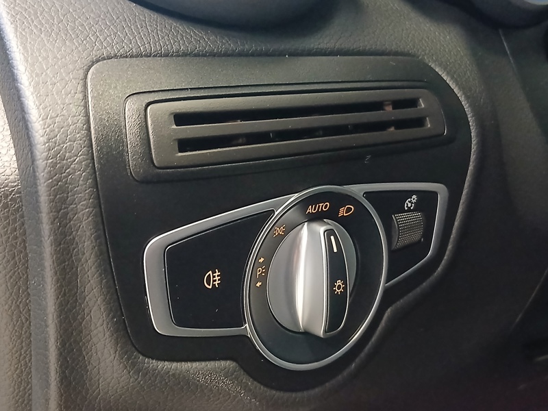 Image Mercedes-Benz GLC 300e 4MATIC SUV AMG Line  