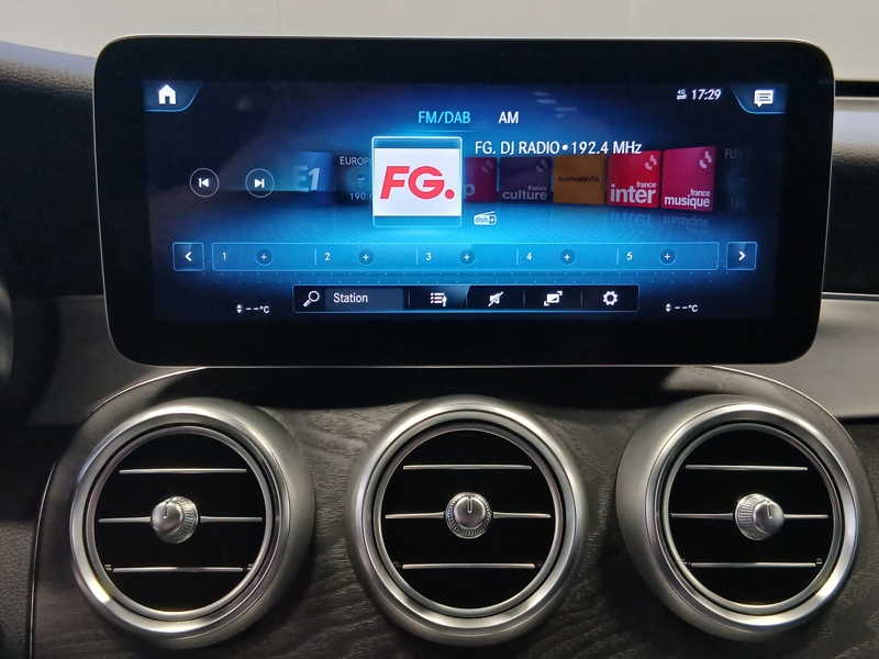 Image Mercedes-Benz GLC 300e 4MATIC SUV AMG Line  