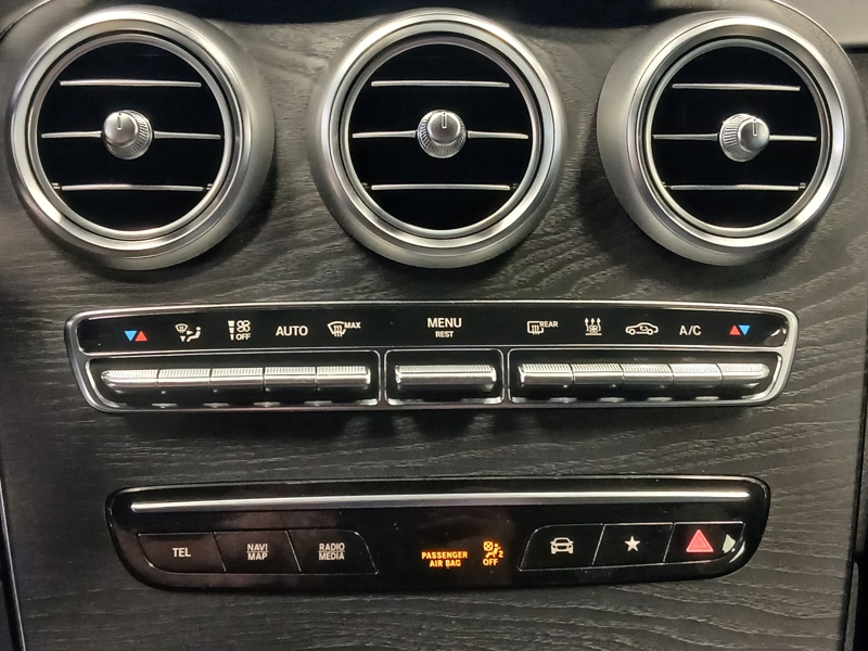 Image Mercedes-Benz GLC 300e 4MATIC SUV AMG Line  