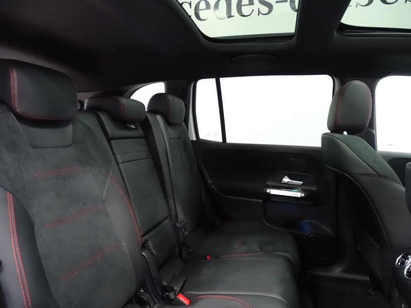 Image Mercedes-Benz EQB 350 4MATIC AMG Line  