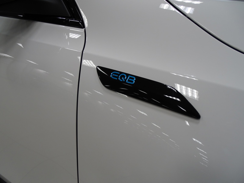 Image Mercedes-Benz EQB 350 4MATIC AMG Line  