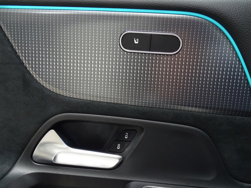 Image Mercedes-Benz EQB 350 4MATIC AMG Line  