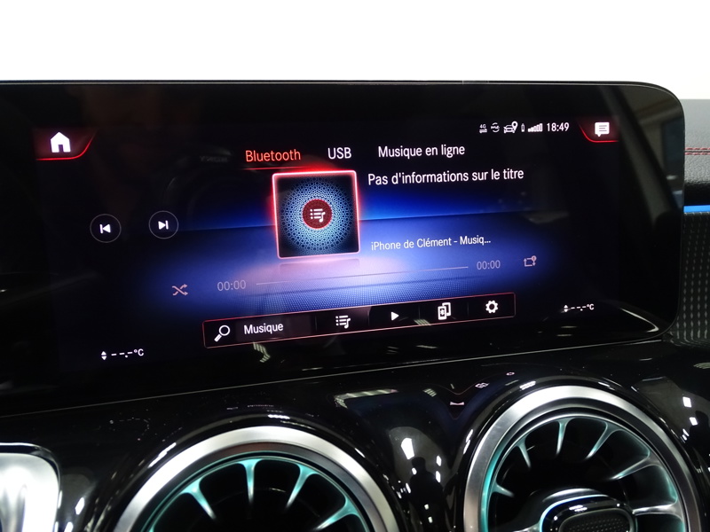 Image Mercedes-Benz EQB 350 4MATIC AMG Line  