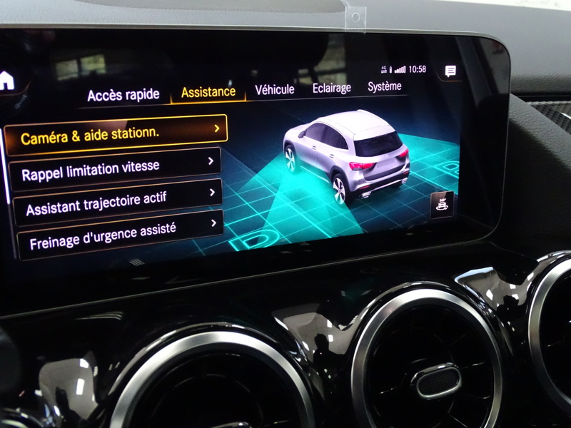 Image Mercedes-Benz GLA 220 d 4MATIC AMG Line  