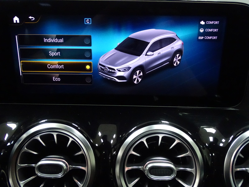 Image Mercedes-Benz GLA 220 d 4MATIC AMG Line  