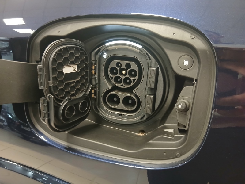 Image Mercedes-Benz GLC SUV 300 e Hybrid EQ 4MATIC AMG Line  