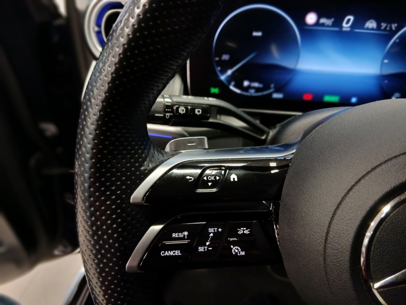 Image Mercedes-Benz GLC SUV 300 e Hybrid EQ 4MATIC AMG Line  