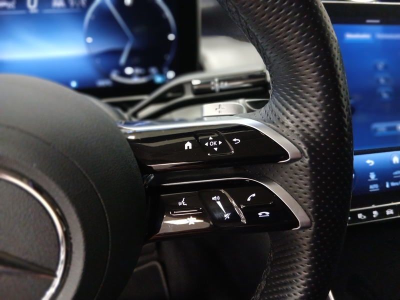 Image Mercedes-Benz GLC SUV 300 e Hybrid EQ 4MATIC AMG Line  