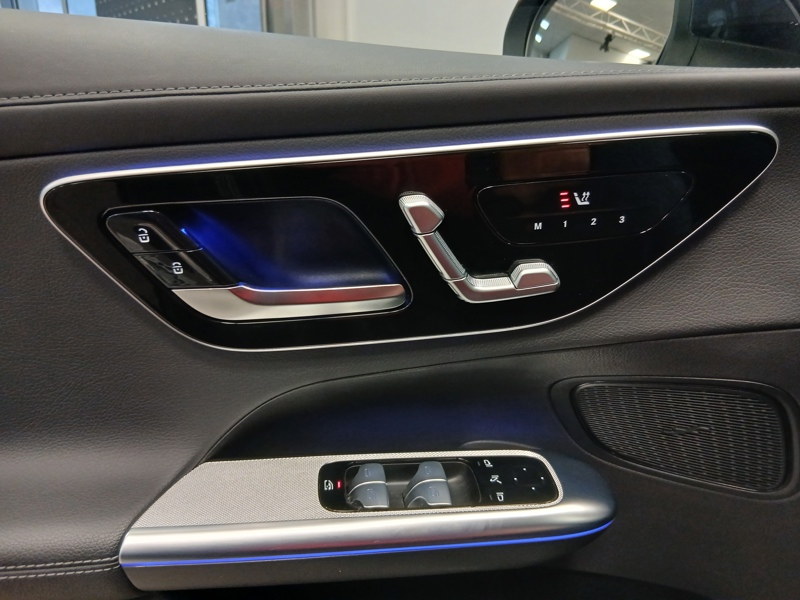 Image Mercedes-Benz GLC SUV 300 e Hybrid EQ 4MATIC AMG Line  