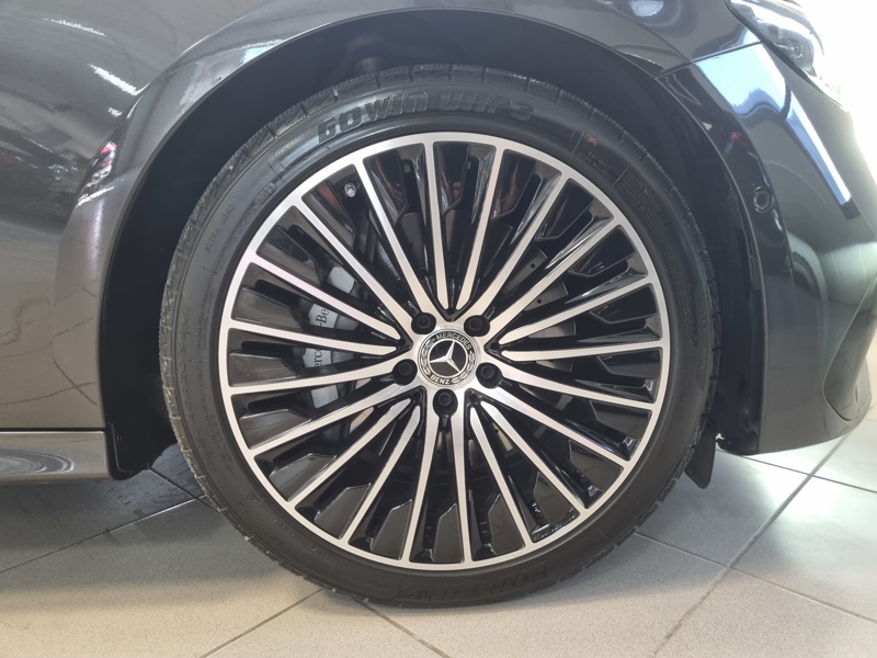 Image Mercedes-Benz CLASSE E BERLINE 300 de Hybrid EQ AMG Line  