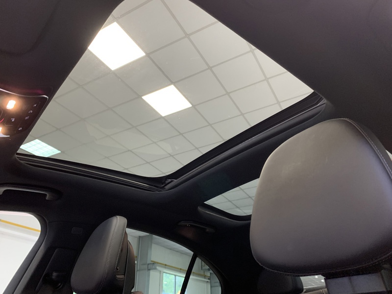 Image Mercedes-Benz CLASSE E BERLINE 300 de Hybrid EQ AMG Line  