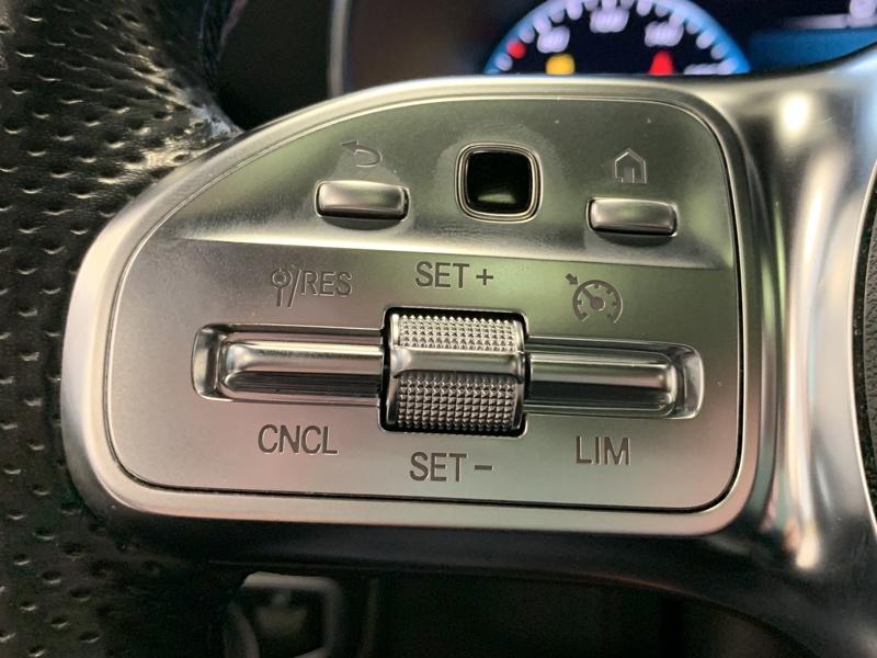 Image Mercedes-Benz GLC SUV 300e 4MATIC AMG Line  