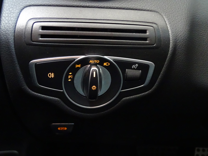 Image Mercedes-Benz GLC SUV GLC 300e 4MATIC SUV AMG Line  