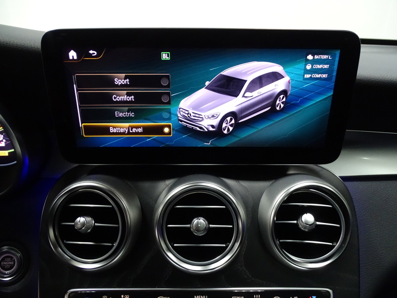 Image Mercedes-Benz GLC SUV GLC 300e 4MATIC SUV AMG Line  