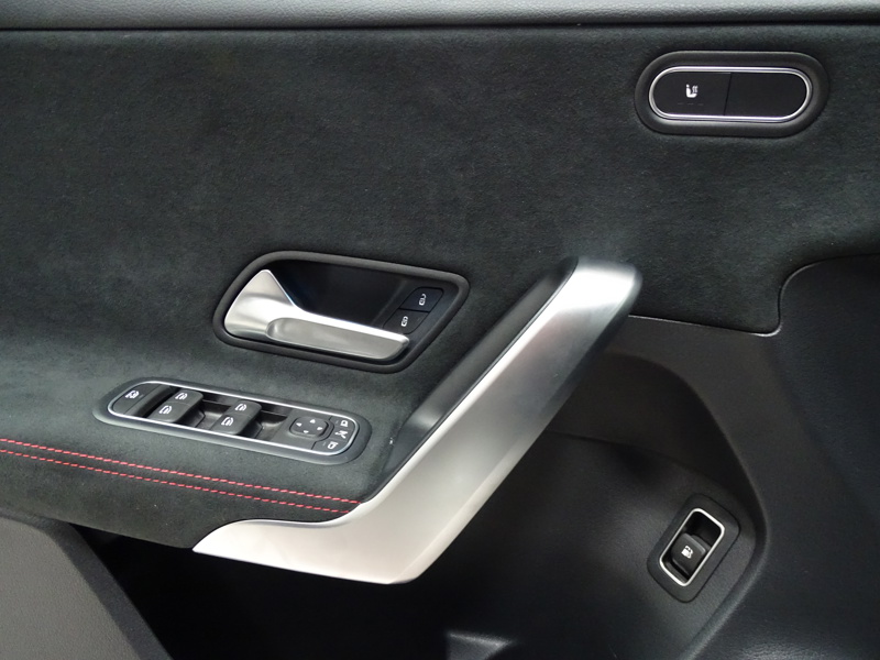 Image Mercedes-Benz CLASSE A 250 e AMG Line  1.3 218 ch DCT8