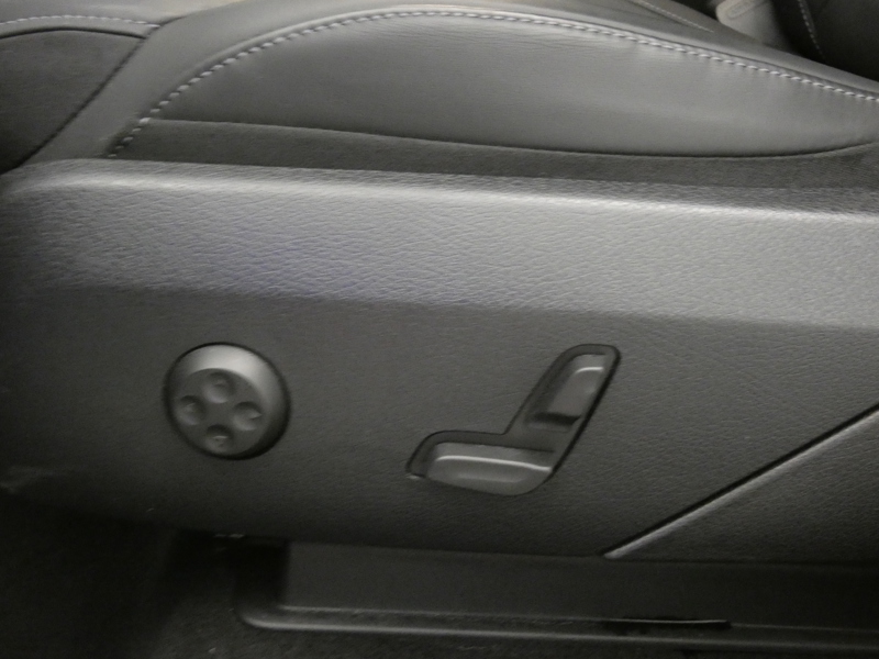 Image Mercedes-Benz GLC 300 e Hybrid EQ 4MATIC Avantgarde Line  