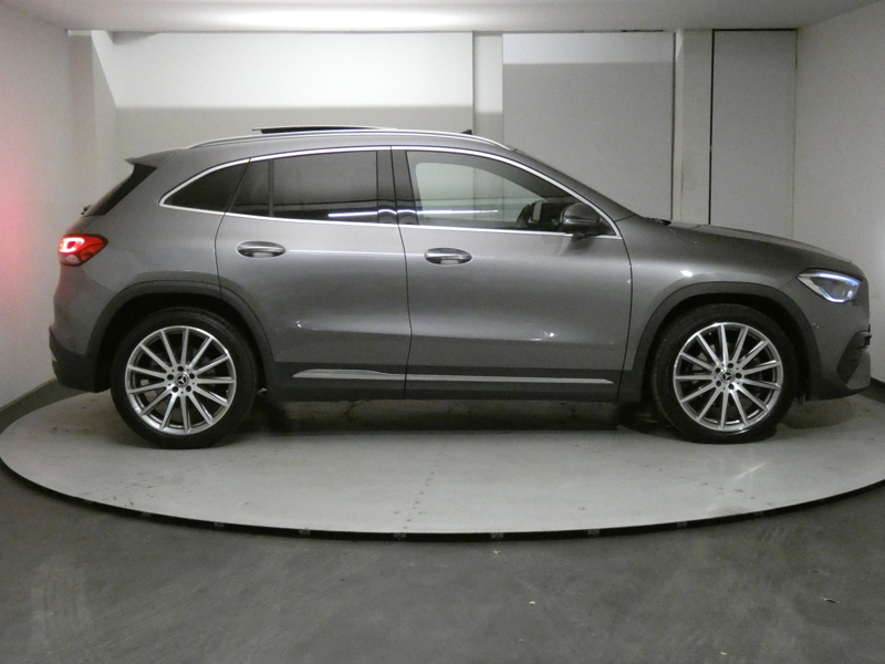 Image Mercedes-Benz GLA 220 d 4MATIC AMG Line  
