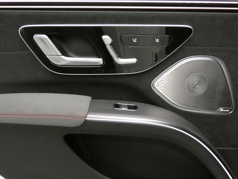 Image Mercedes-Benz EQS 4MAtic 580 AMG Line  523 ch 