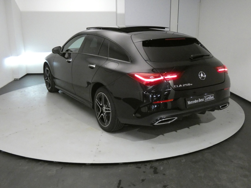 Image Mercedes-Benz CLA SHOOTING BRAKE CLA 250 e Shooting Brake AMG Line  