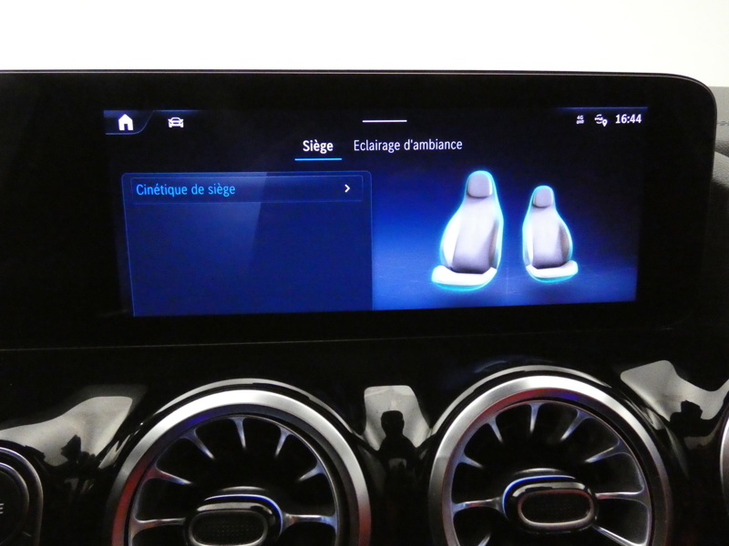 Image Mercedes-Benz GLA 220 d 4MATIC AMG Line  