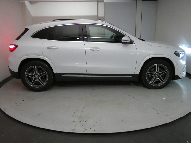 Image Mercedes-Benz GLA 220 d 4MATIC AMG Line  