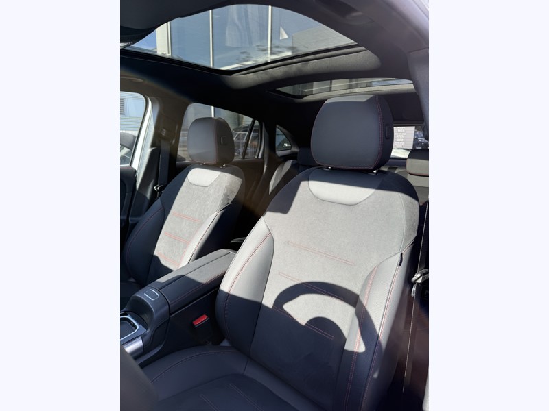 Image Mercedes-Benz GLA 200 d 4MATIC AMG Line  