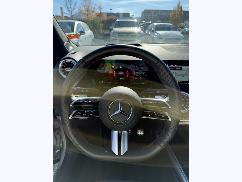 Image Mercedes-Benz GLA 200 d 4MATIC AMG Line  