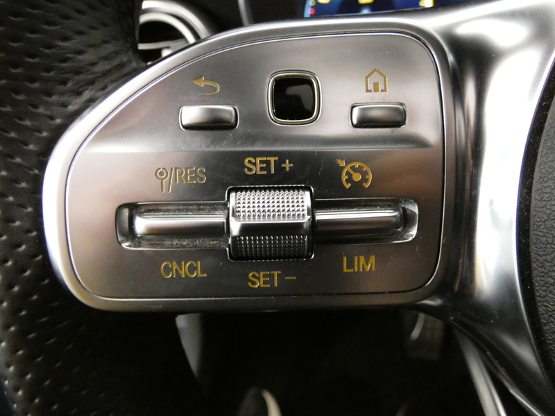 Image Mercedes-Benz GLC 300e 4MATIC SUV AMG Line  