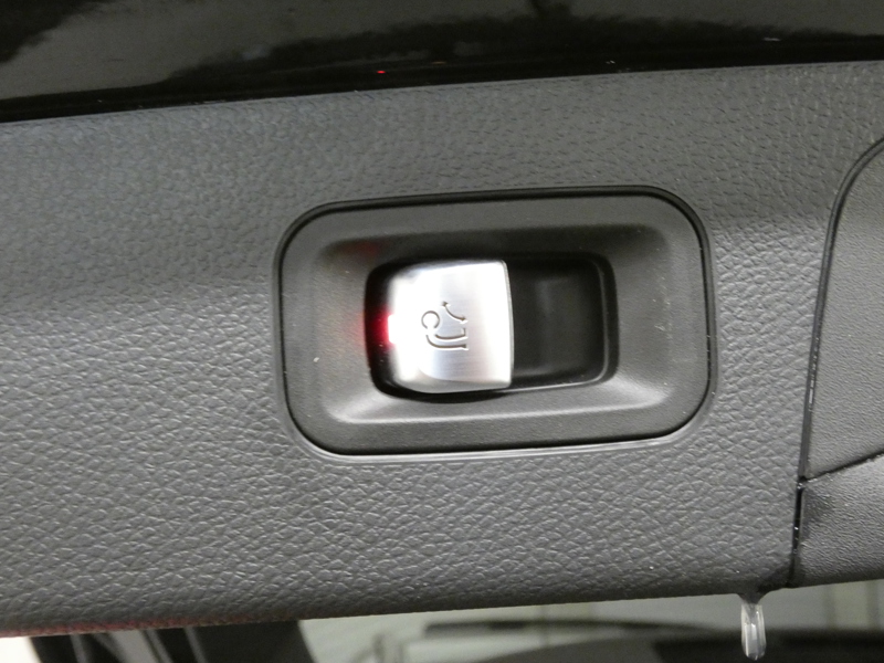 Image Mercedes-Benz GLC 300e 4MATIC SUV AMG Line  