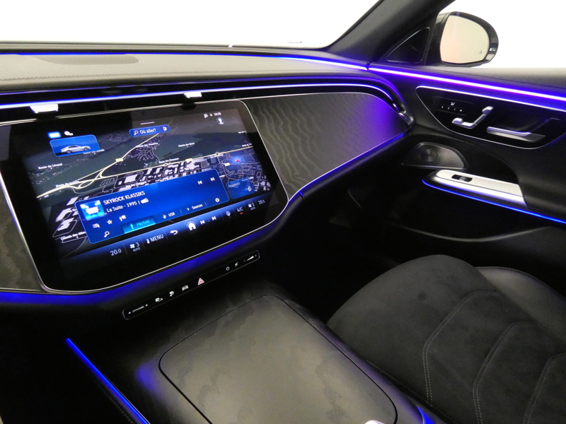 Image Mercedes-Benz CLASSE E BERLINE 300 de Hybrid EQ AMG Line  