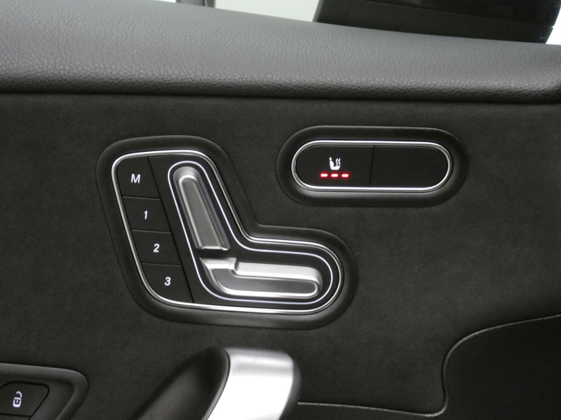 Image Mercedes-Benz CLASSE A 180 d AMG Line  