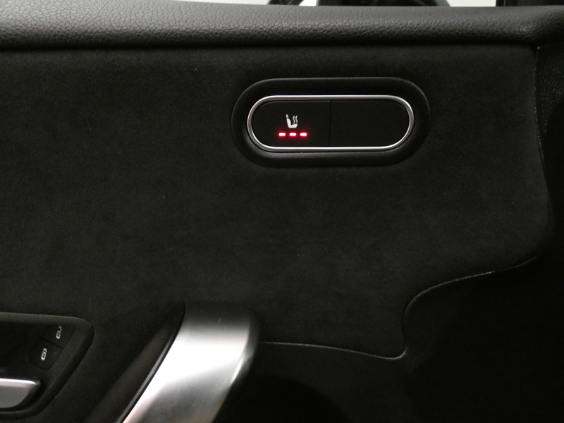 Image Mercedes-Benz CLASSE A 180 AMG Line  