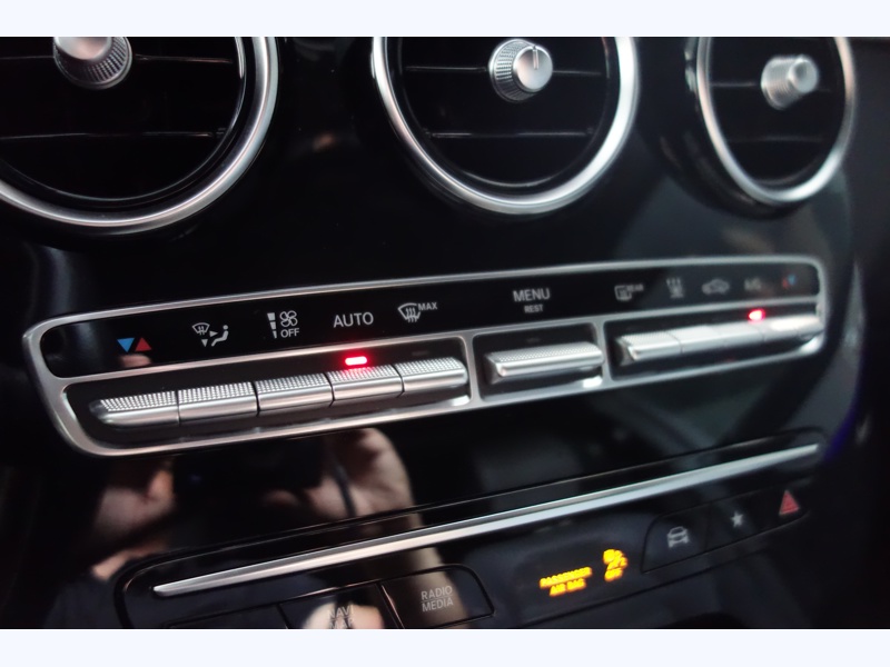 Image Mercedes-Benz GLC COUPÉ 300 de 4Matic AMG Line 2.0 306 ch 9G-TRONIC