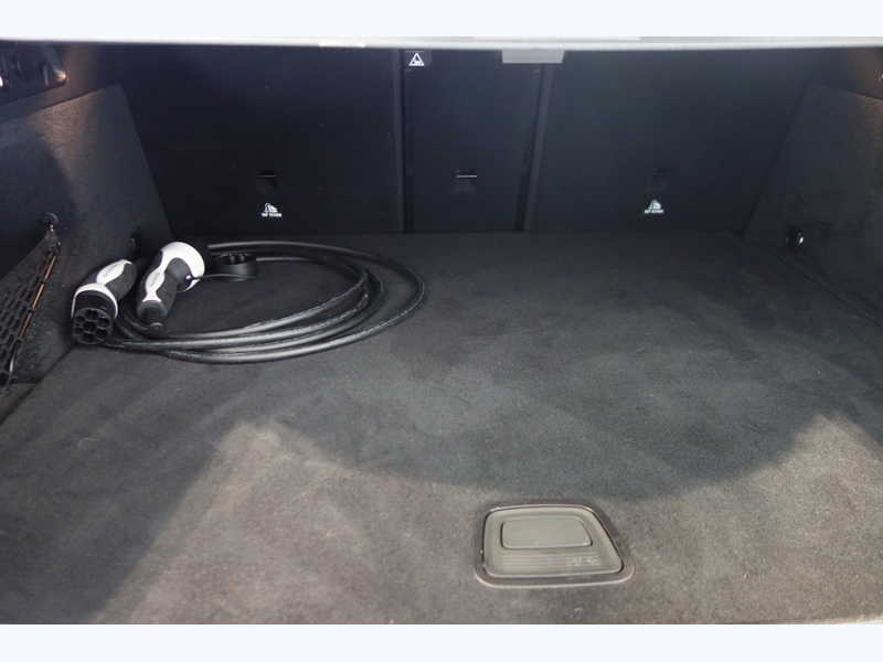 Image Mercedes-Benz GLC COUPÉ 300 de 4Matic AMG Line 2.0 306 ch 9G-TRONIC