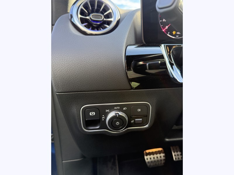 Image Mercedes-Benz GLA 250 e Hybrid EQ AMG Line  